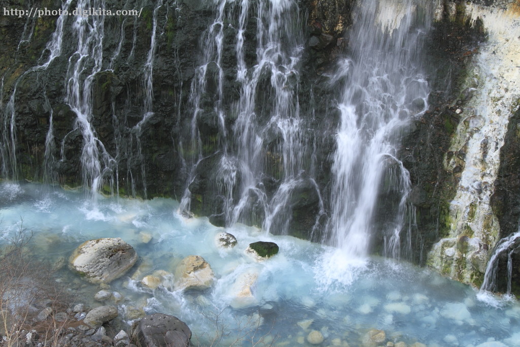 場所：美瑛・白金・７Ｄで撮ったしらひげの滝