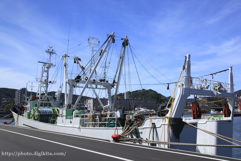 場所：小樽・小樽港に停泊しているトロール船